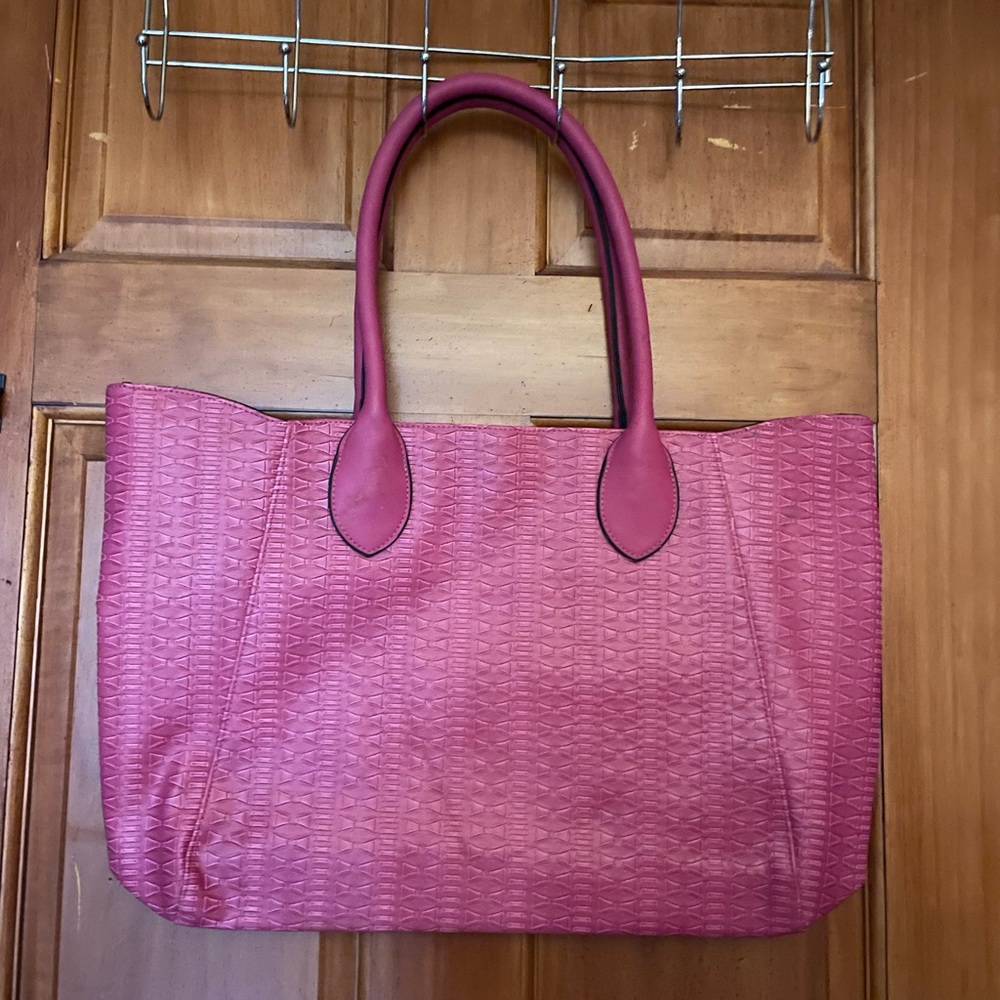Pink purse - Picture 2 of 2